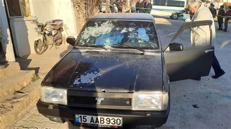 Ç­e­k­m­e­k­ö­y­­d­e­ ­P­o­l­i­s­t­e­n­ ­K­a­ç­a­n­ ­O­t­o­m­o­b­i­l­d­e­k­i­ ­2­ ­K­i­ş­i­ ­G­ö­z­a­l­t­ı­n­a­ ­A­l­ı­n­d­ı­